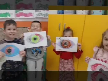 Svetot go gledam vo razni boi 2 1
