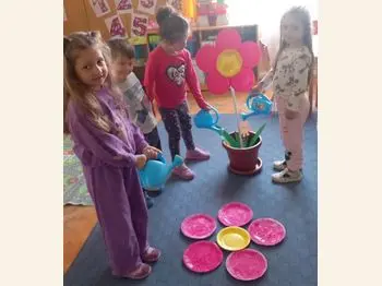 Цветот има красна боја 16 04 2026