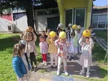 Igri vo Dvorot so Topki 1